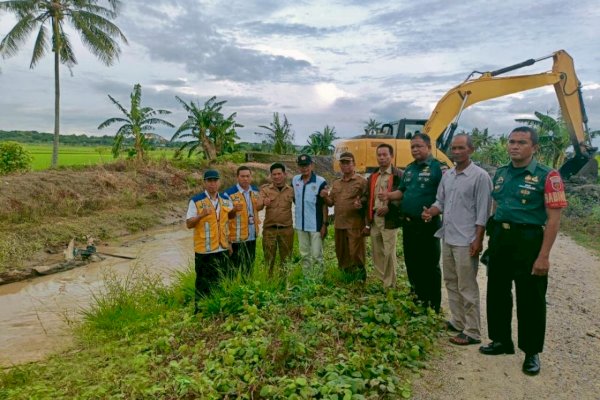 Dukung Swasembada Pangan, Pemkab Sidrap Bersama BBWSPJ Gali Saluran Irigasi