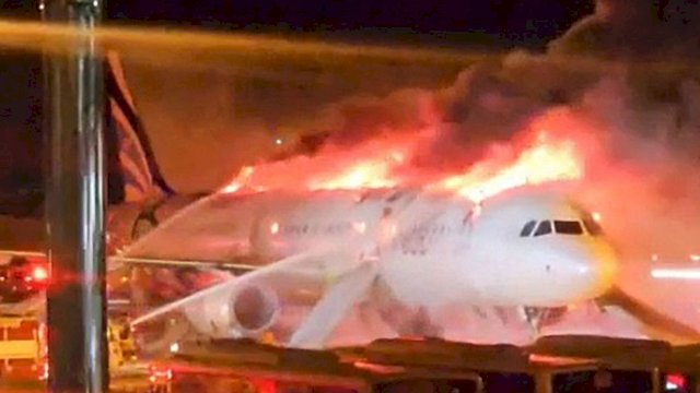 Pesawat Air Busan Terbakar di Korea Selatan.