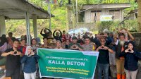 Kalla Beton Berbagi Bibit Pohon-Sembako ke Warga Lonjoboko