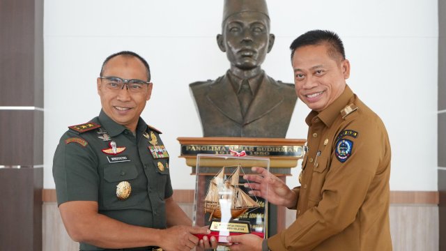 Pj Gubernur Sulsel Prof Fadjry Djufry Silaturahmi dengan Pangdam XIV Mayjen TNI Windiyatno.