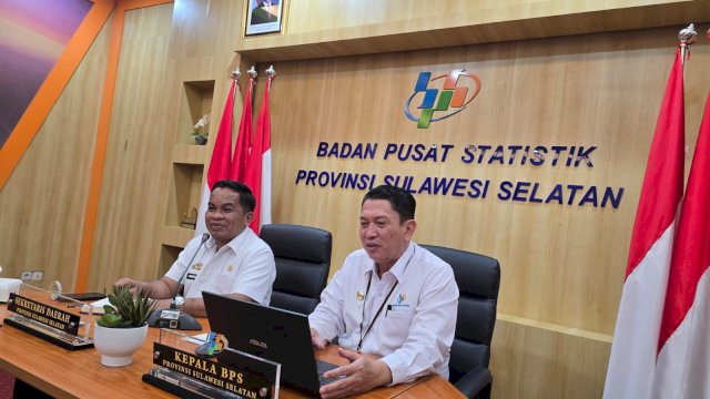 Kepala BPS Sulsel, Aryanto, didampingi Kepala Biro Ekonomi dan Pembangunan Setda Sulsel Junaedi Bakri.