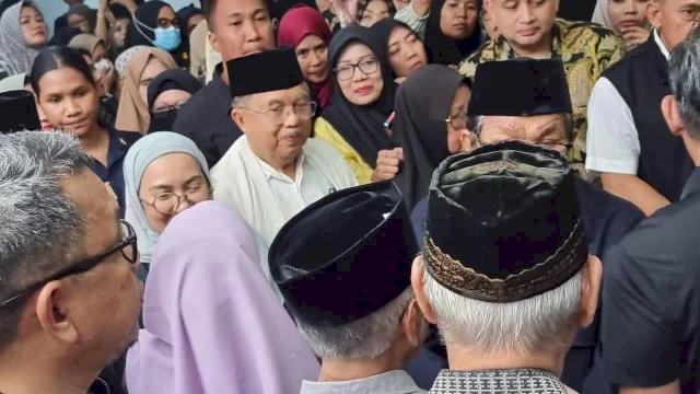 JK Antar Kepulangan HM Alwi Hamu ke Makassar.