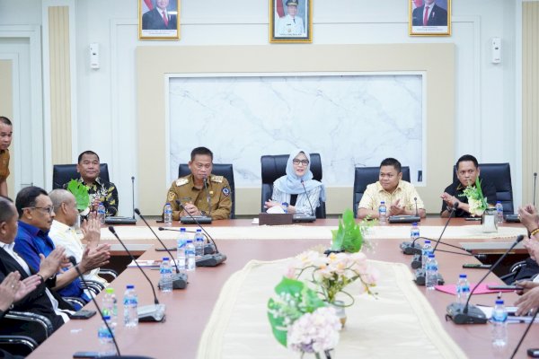 Pj Gubernur Prof Fadjry Djufry-DPRD Sulsel Bahas Program Pemeriksaan Kesehatan Gratis