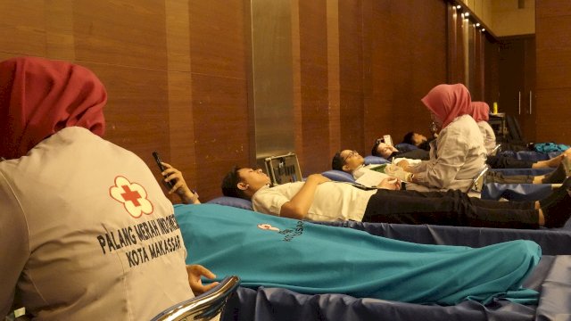 Kegiatan Donor Darah dalam rangkaian Hut Wisma Kalla ke-15 Tahun.