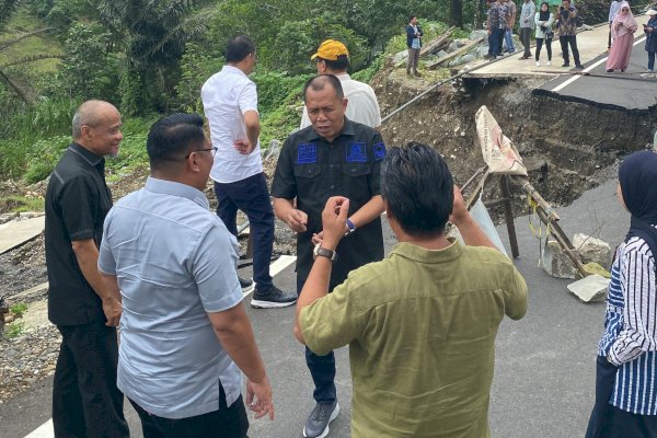 Ketua Fraksi NasDem Muhammad Sadar Desak Pemprov Sulsel Segera Kerjakan Jalan Poros Pekkae-Soppeng