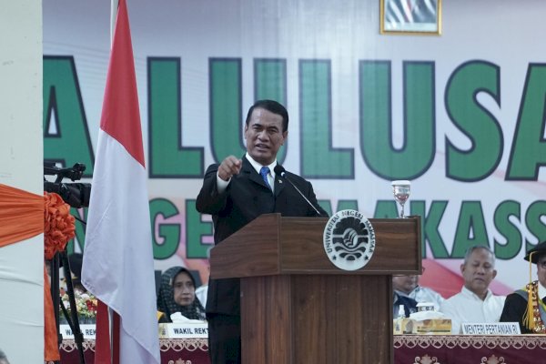 Hadiri Wisuda UNM, Mentan Amran Beri Pesan Ini untuk Generasi Muda