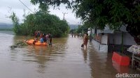 Banjir di Barru Perlahan Surut, Warga Terdampak Dievakuasi ke Islamic Center