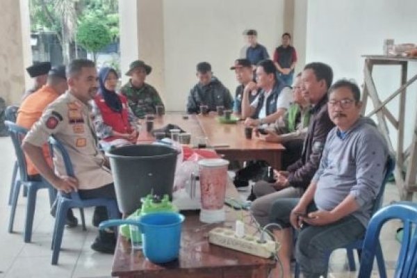 Bupati Barru Kunjungi Dapur Umum di Islamic Centre