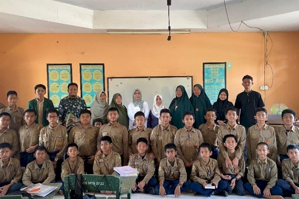 Tim PKM FAI UMI Lakukan Pelatihan Pendampingan Pembentukan Nilai Karakter Peserta Didik di MTs Pesantren Darul Arqam Gombara Makassar