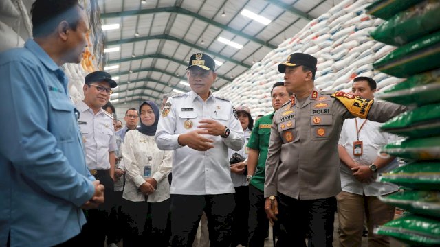 Danny Pomanto Dampingi Pj Gubernur Tinjau Gedung Bulog.