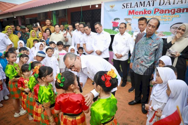 Menko Zulkifli Hasan Sampaikan Pesan Presiden Prabowo saat Kunker di Makassar, Pastikan Gizi Anak Terpenuhi