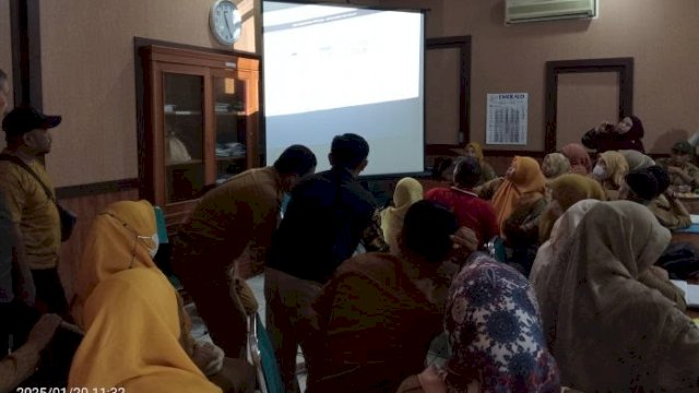 Puluhan  Tenaga Honorer Kategori 2 Adukan Nasibnya ke DPRD Bantaeng