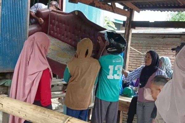 Hamili Siswa MTS, Rumah Pelaku Dibongkar Warga di Jeneponto