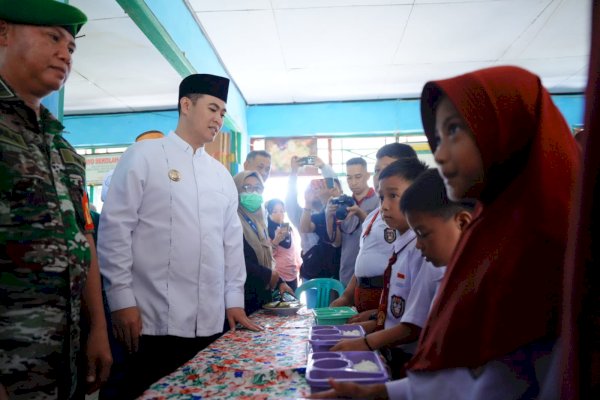 Bupati Pangkep Yusran Tinjau Langsung Uji Coba Makan Bergizi Gratis, Dukung Penuh Program Prabowo