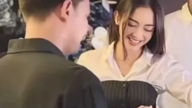 Ririn Dwi Ariyanti Dilamar Jonathan Frizzy.