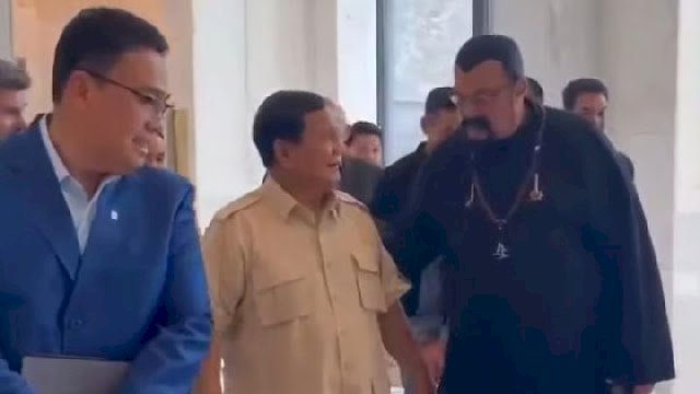 Prabowo Bertemu Steven Seagal.