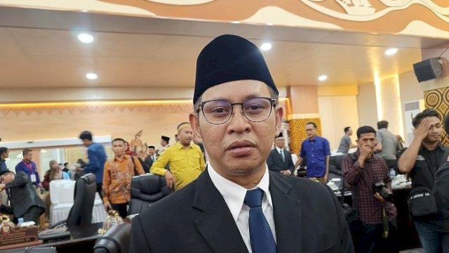 Ketua DPRD Makassar Supratman.