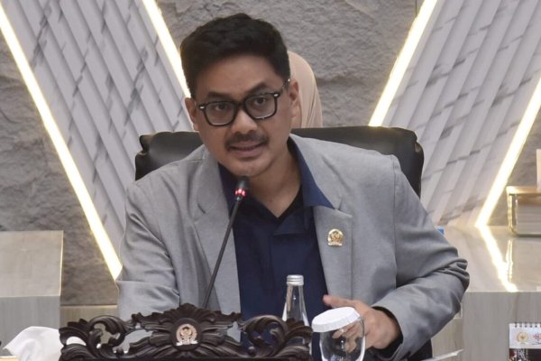 Teguh Iswara Perjuangkan Pembangunan Dermaga di Kepulauan Pangkajene