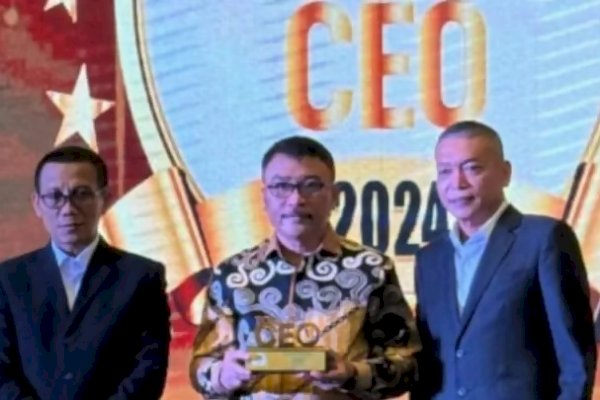 Direktur Utama Bank Sulselbar Raih Penghargaan Top 100 CEO 2024