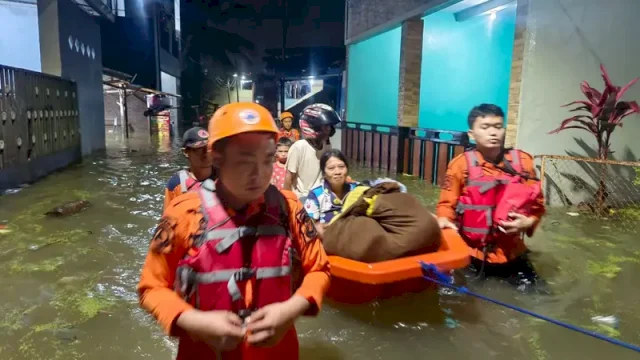 Ribuan Jiwa Terdampak Bencana Banjir Ekstrem di Makassar.