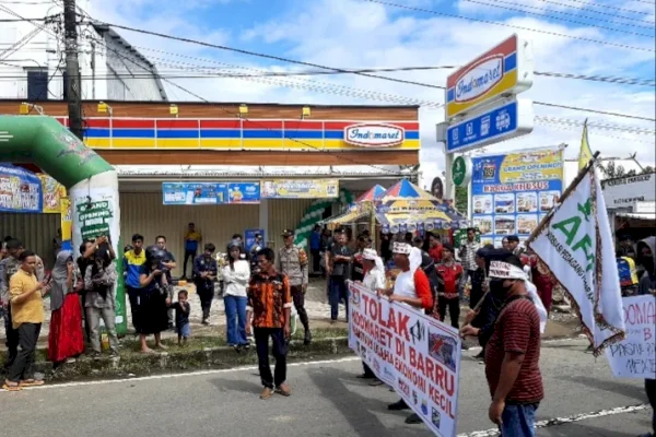 Warga Menolak, DPRD Barru Tunda Operasional Indomaret