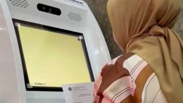 Kantor Pertanahan Kota Parepare Luncurkan Anjungan Cetak Sertipikat Elektronik Mandiri.