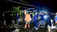 Kepedulian Tak Terhenti, Bupati Kaswadi Razak Kunjungi Lokasi Terdampak Bencana hingga Malam