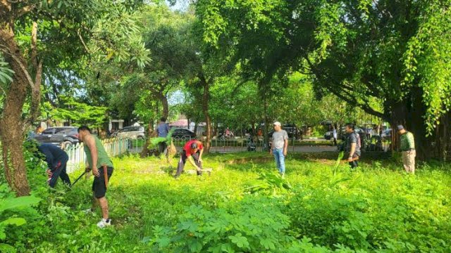 Pemkab Pangkep Laksanakan Kerja Bakti di Area Stadion Sepakbola Andi Mappe