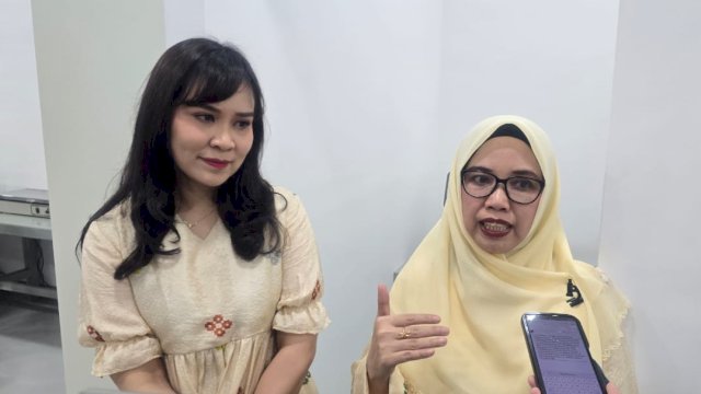 Direktur Utama, dr. Amaliani Mulia Utami Asaful Ph.D (kiri) Bersama Komisaris utama, Prof. dr. Upik Anderiani Miskad Ph.D.,Sp.PA(K) (kanan)