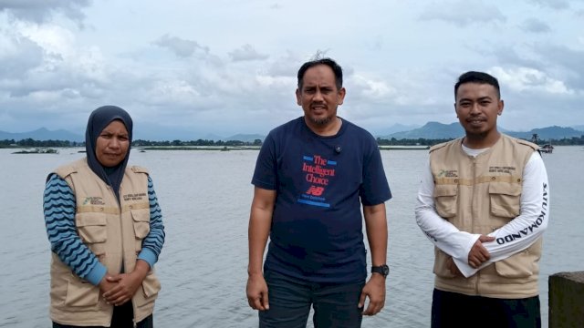 Legislator NasDem Sulsel, Mahmud, Meninjau Sawah Terendam Banjir.