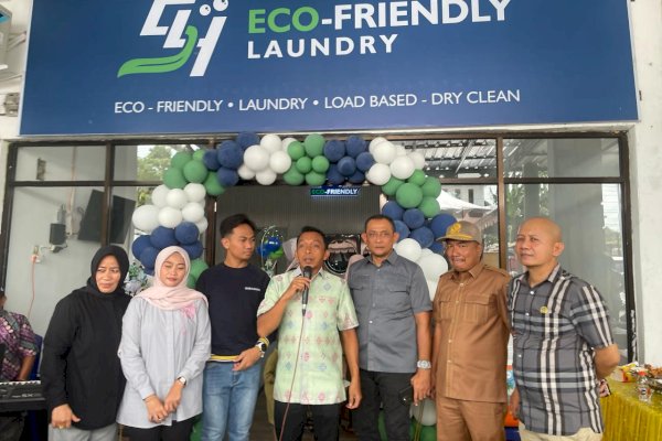 Resmikan 54 Eco Frendly Laundry, Syaharuddin Alrif Dorong UMKM Ramah Lingkungan di Sidrap