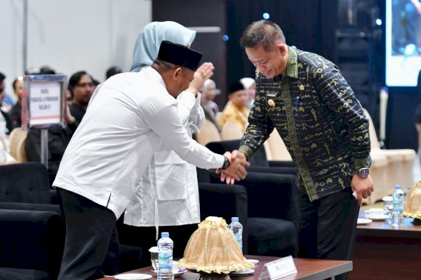 Hadiri Penetapan Gubernur dan Wakil Gubernur Terpilih, Prof Fadjry Djufry: Terima Kasih Telah Wujudkan Pilkada Damai di Sulsel