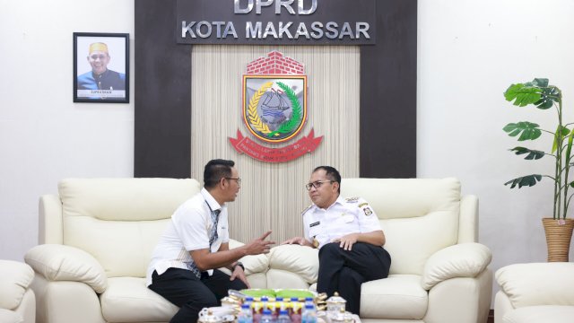 Ketua DPRD Makassar, Supratman (kiri) Bersama Wali Kota Makassar, Moh. Ramdhan Pomanto (kanan). 
