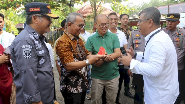 Sekda Luwu Timur Bahri Suli Apresiasi Pasar Murah Kejari.