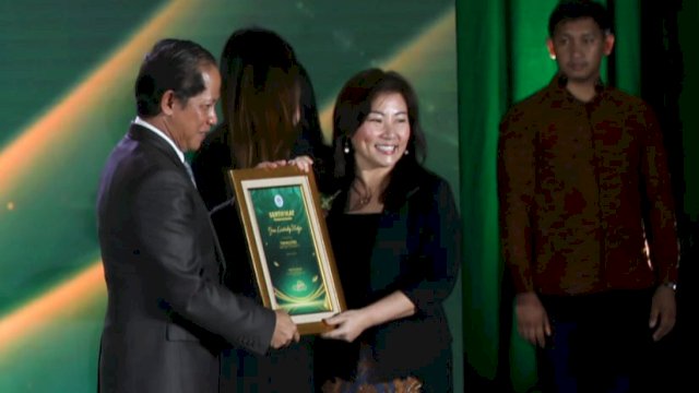 PT Vale meraih PROPER Emas dan Green Leadership Award dari Kementerian Lingkungan Hidup.