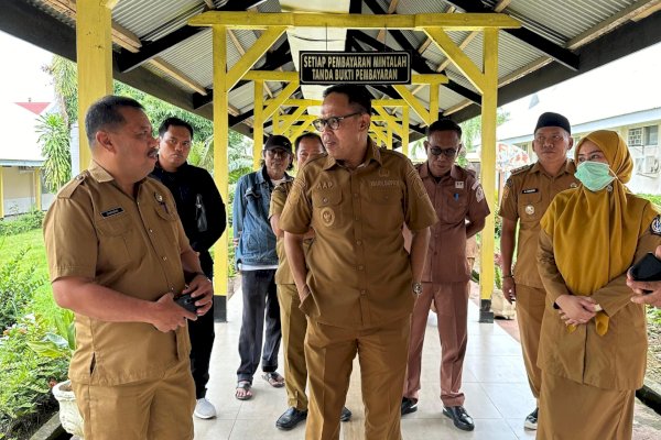 Wakil Bupati Bone Akmal Pasluddin Sidak RSUD Tenriawaru