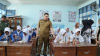 Sekda Takalar Hasbi Tinjau Pelaksanaan MBG: Pastikan Asupan Gizi yang Cukup bagi Para Siswa