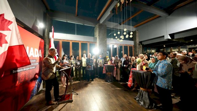 Resepsi Friends of Canada pada acara makan malam bersama Duta Besar Kanada.