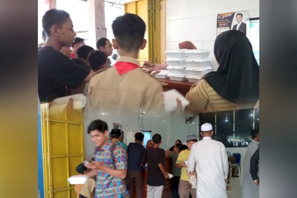 Jumat Berkah NasDem Maros, Sahiruddin Jaga Tradisi Politik Kemanusiaan di Masyarakat Setiap Pekan