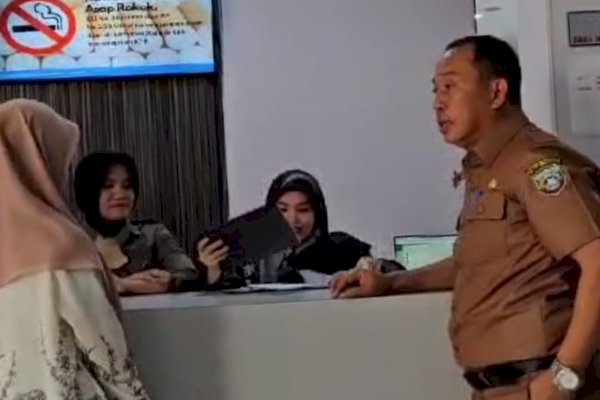 Kadis Asykur Abu Bakar Pantau Langsung Pelayanan Dinsos di MPP Pangkep