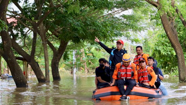 Danny Pomanto Tinjau Banjir di Manggala.