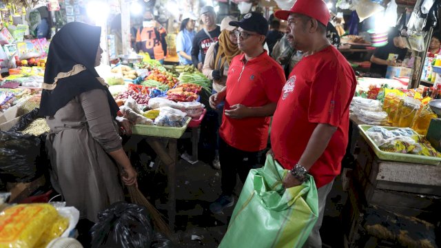 Aksi Bersih di Pasar Panakukang Makassar.