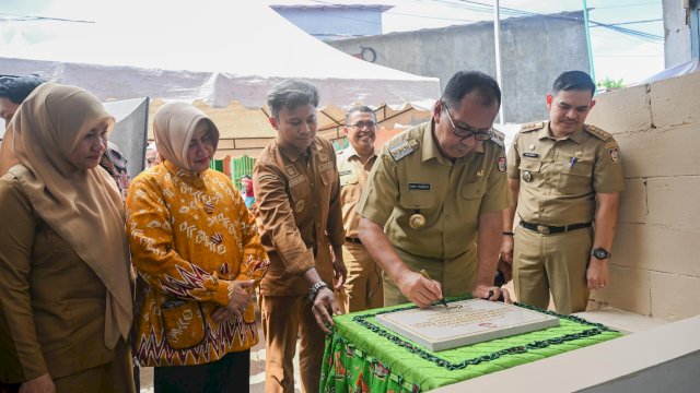 Danny Pomanto Resmikan Posyandu Era Baru di Paropo.