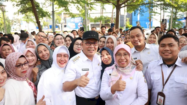 Danny Pomanto dan istri serta para jajaran di Pemkot Makassar.