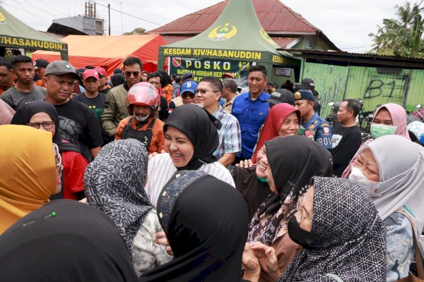 Peduli Korban Kebakaran, Wakil Wali Kota Makassar Salurkan Bantuan Bagi Warga Terdampak