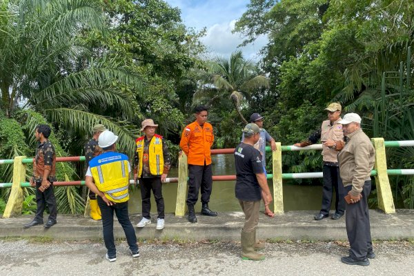 Pemkab Lutim Tinjau Lokasi Pasca Banjir di Desa Non Blok Kecamatan Kalaena