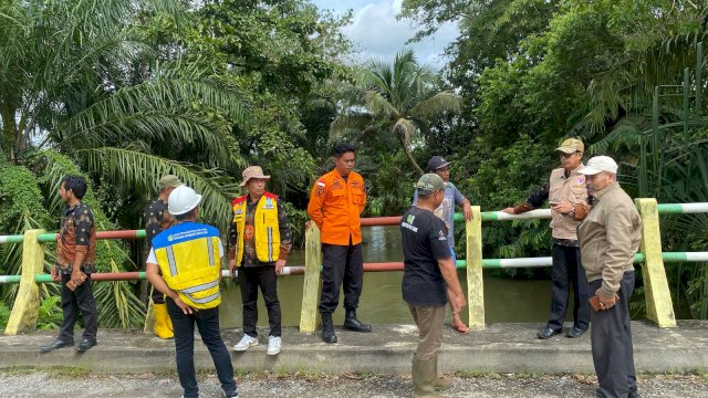 Pemkab Lutim Tinjau Lokasi Pasca Banjir di Desa Non Blok Kecamatan Kalaena.