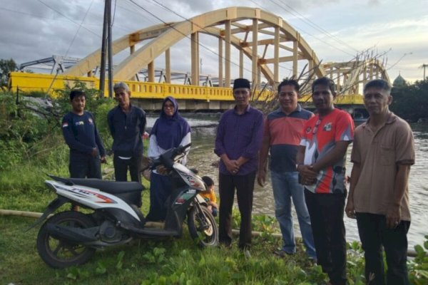 Ketua Komisi II DPRD Barru Pantau Jembatan Takkalasi