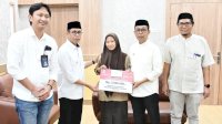 Delapan Korban Bencana Tanah Longsor Menerima Bantuan dari Pemkab Soppeng