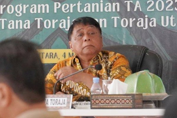 Mantan Bupati Theo Optimis Zadrak-Erianto Mampu Majukan Tana Toraja